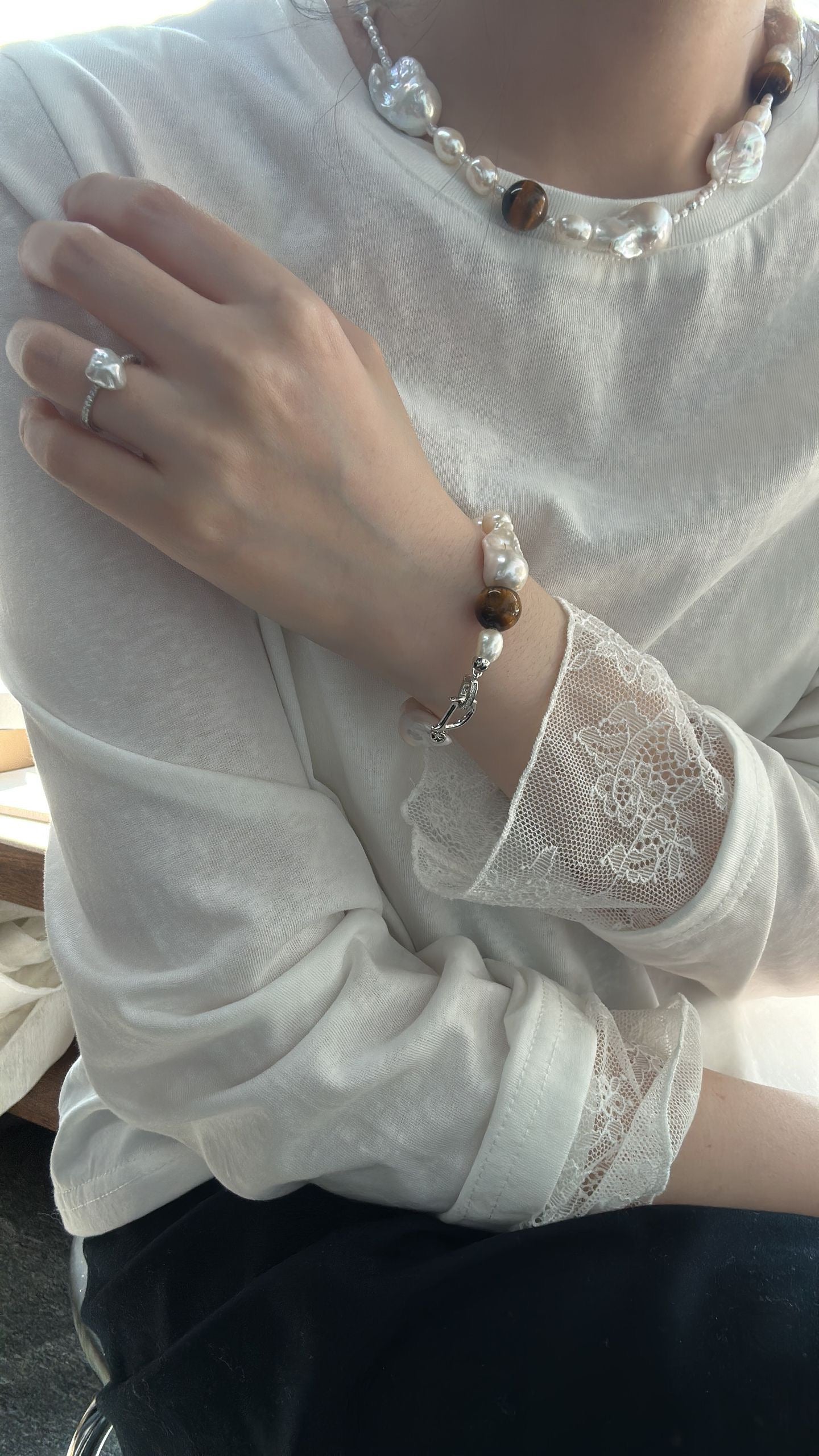 Höstljus Necklace – Tiger’s Eye & Baroque Pearl